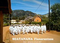 Selling online Photos of Madagascar, Soatanana, the people in white clothes going to church, Ravo.Madagascar 2007 picture