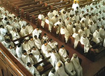 Vente de Photos en ligne, des Photos de Madagascar, Soatanana, dans le temple des hommes en blanc, Ravo.Madagascar photo 2007