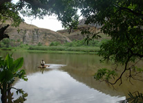 Vente de Photos en ligne, des Photos de Madagascar, un lac a crocodiles dans le massif du Makay, Ravo.Madagascar photo 2012