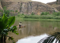 Vente de Photos en ligne, des Photos de Madagascar, un lac a crocodiles dans le massif du Makay, Ravo.Madagascar photo 2012