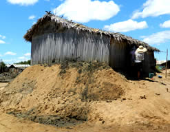 ... It can be as long as God wants ... Mahajanga, Majunga, Aranta area where poor people live - Christian Thought - webmaster Ravo.Madagascar, Ratsimbazafy Ravo Nomenjanahary