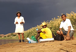 Augustine, a porter and Ravo - FJKM Ankadifotsy church
Hiking back to Kandreho from about 10.00 a.m. till 5.30 p.m.
A self-timer picture with a Fuji FinePix S4300 camera evangelical mission in Antanimbaribe-Kandreho Madagascar, with the AFF FJKM church, webmaster Ravo.Madagascar, Christian Thought
