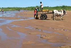 But in rainy season, Isahena river becomes very large
And very deep, and very powerful, so nobody can pass through
no car, no 4WD vehicle, no canoe, you can not go there
Because sometimes the water arrives into the little town evangelical mission in Berenty-Betsileo, Ankazoabo Atsimo area, south of Madagascar, with the Ankadifotsy FJKM church, webmaster Ravo.Madagascar, Christian Thought